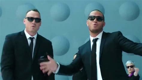 All Blacks rugby stars rap in Air New Zealand safety .